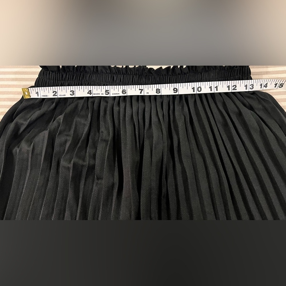 Bundle of 2 Unlined Scuba Pleated Skirts - Beige & Black, One Size Fits All - Picture 13 of 17